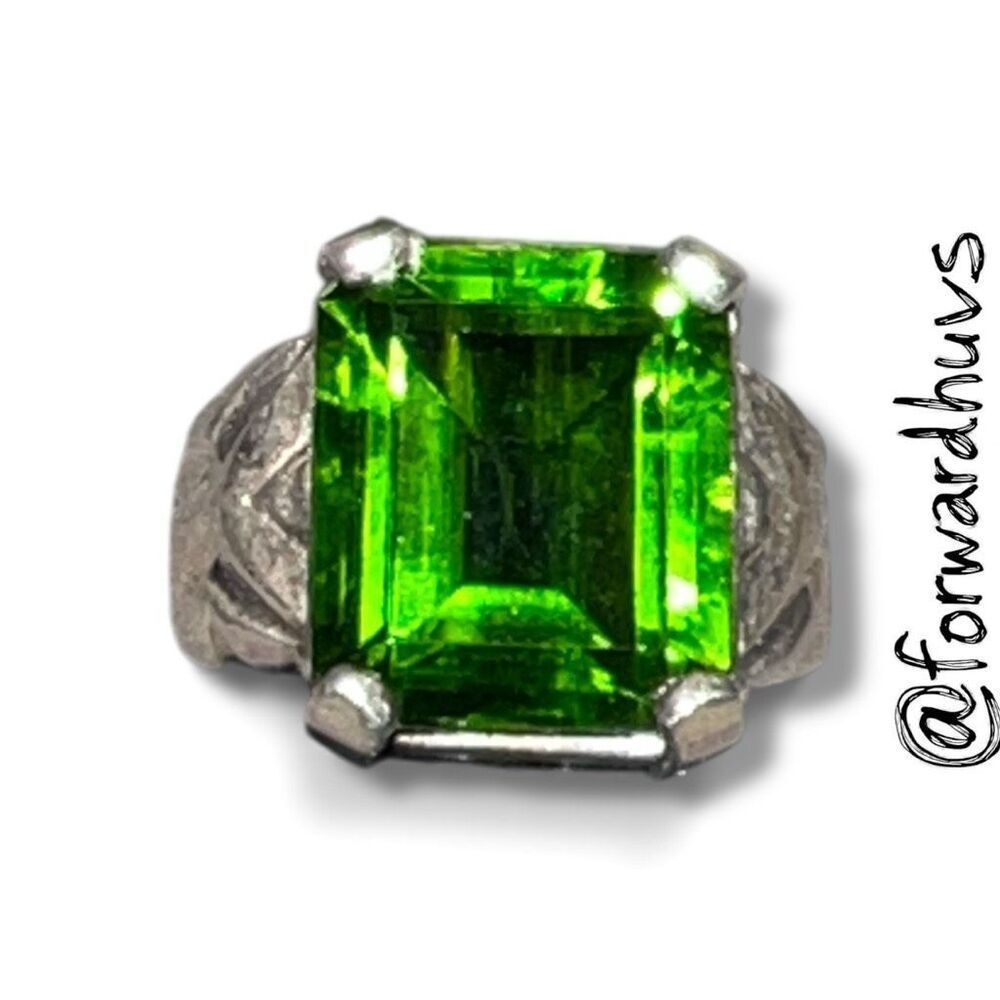 Sterling Silver Ring – Emerald-Cut Green Glass Center – Size 7